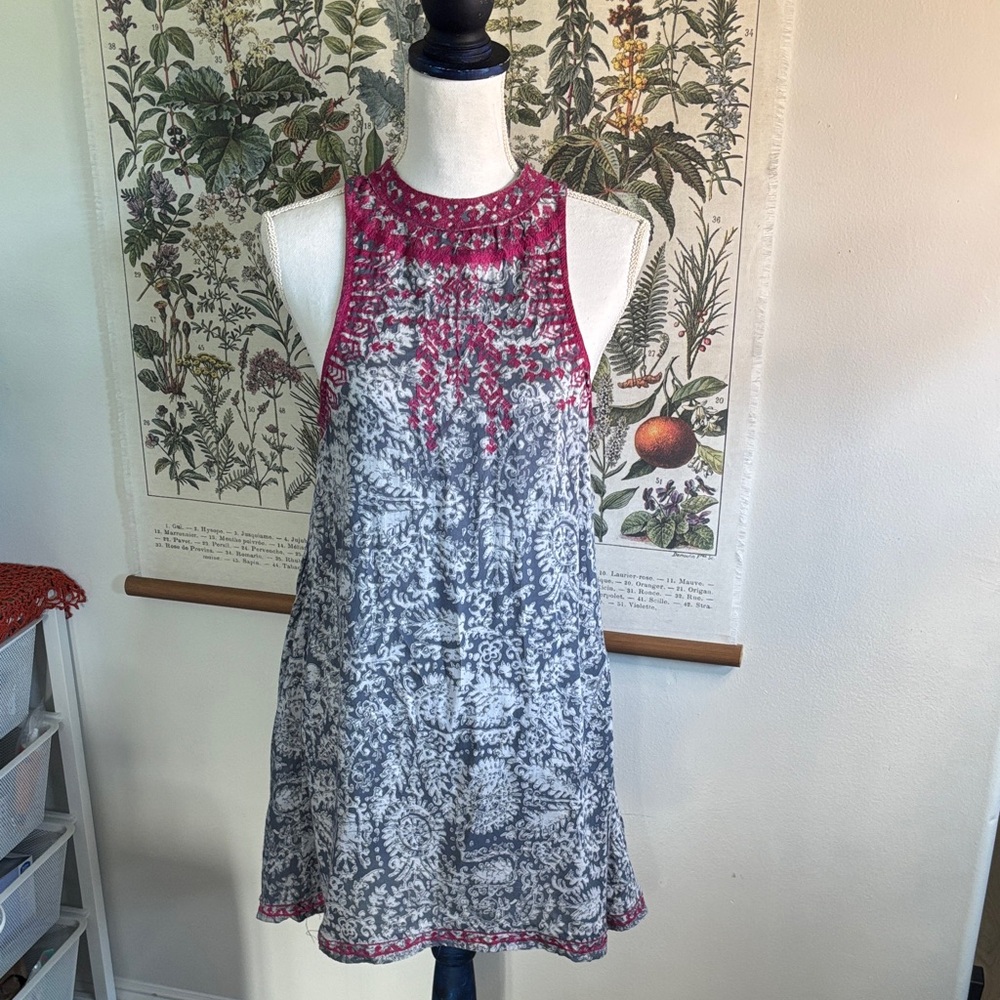 NWT Angie Pink and Gray Printed Mini Dress Small